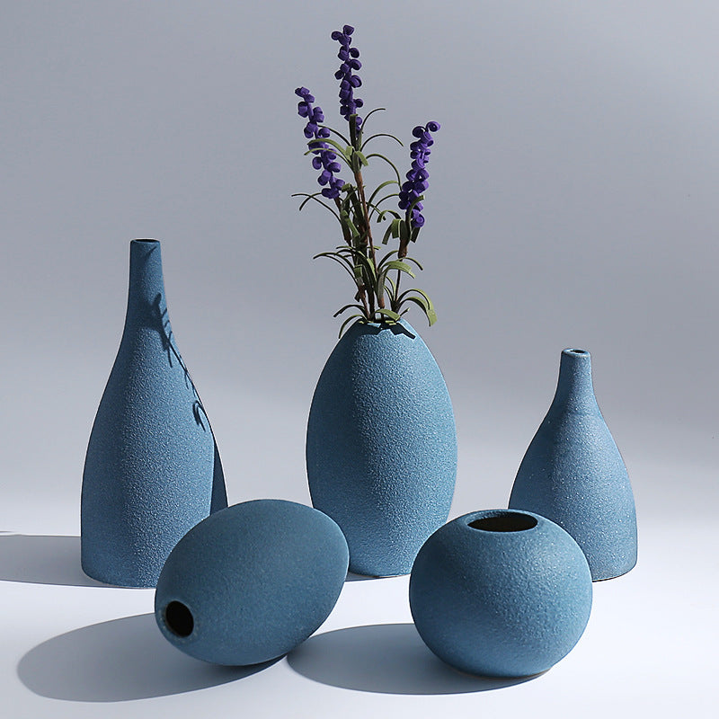 Vase en Céramique Texturée – Collection Sculpturale Minimaliste