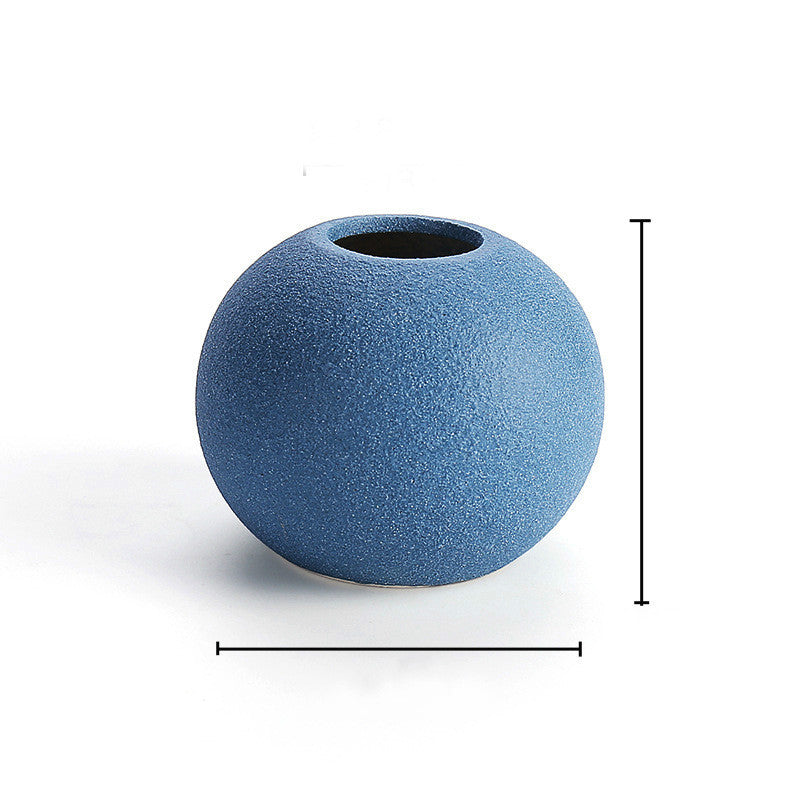 Textured Ceramic Vase – Minimalist Sculptural Object