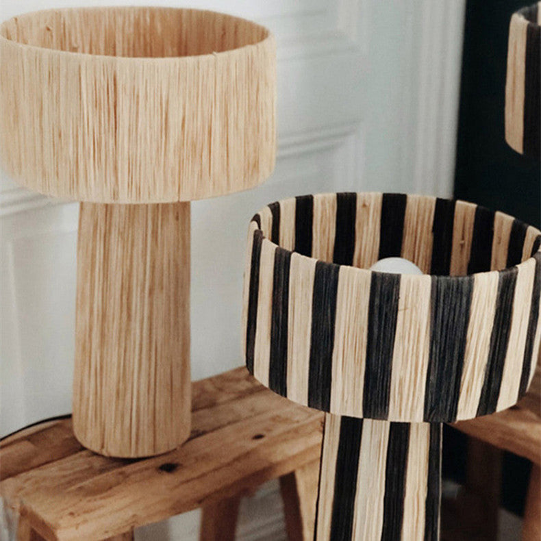 Lampe Japandi en Paille Tressée – Sculpturale & Naturelle